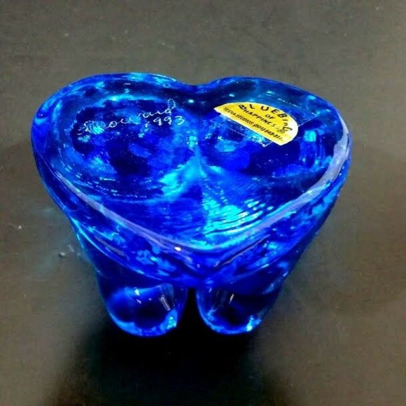 Terra Studio Blue Bird glass paper weigh - Picture 7 of 8